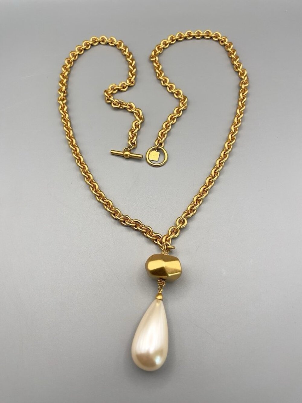 Vintage Anne Klein Heavy Gold Tone Pearl Drop Toggle Runway Necklace